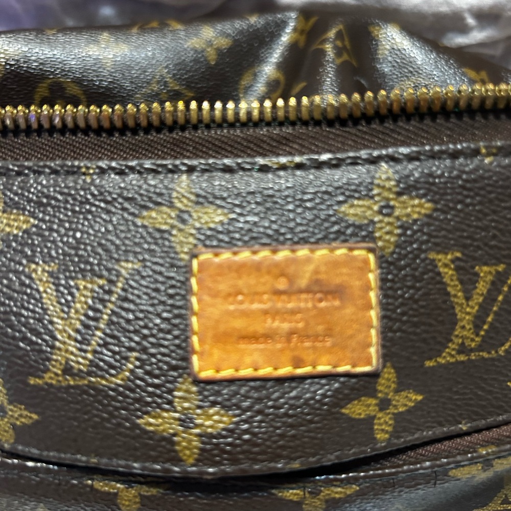 Louis Vuitton Mono Sully MM
Certificate of authenticity. Photos for condition - Picture 10 of 16